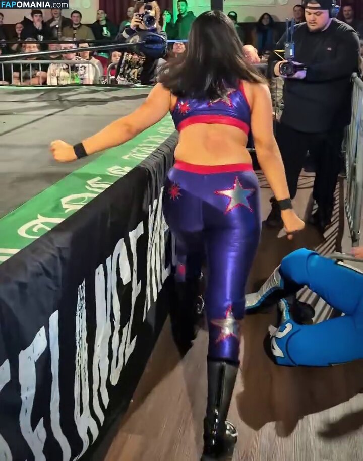 Izzy Moreno  / Izzy Moreno / ItsIzzyMania / itsizzymania Desnudo OnlyFans  Foto filtrada #6