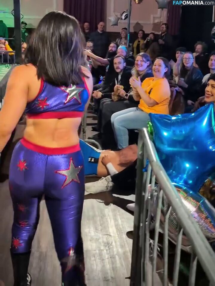 Izzy Moreno  / Izzy Moreno / ItsIzzyMania / itsizzymania Desnudo OnlyFans  Foto filtrada #7