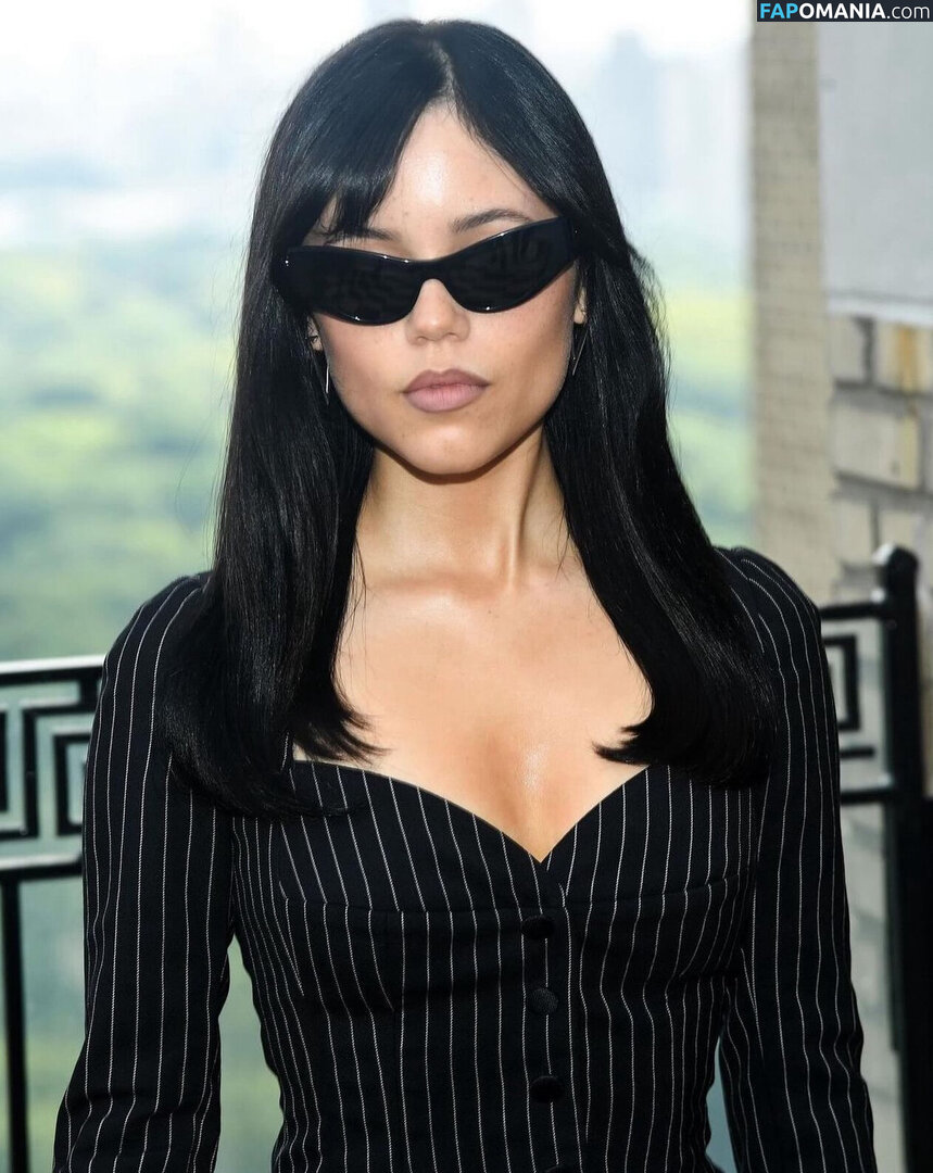 Jenna Ortega / Page / jennaortega Desnudo OnlyFans  Foto filtrada #1672