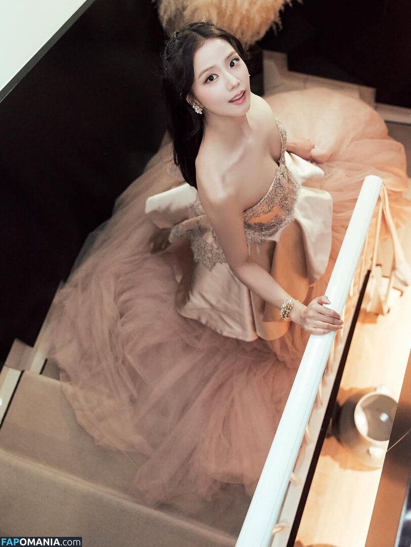 BLACKPINK / Jisoo / qenshizu / sooyaaa__ Desnudo OnlyFans  Foto filtrada #613