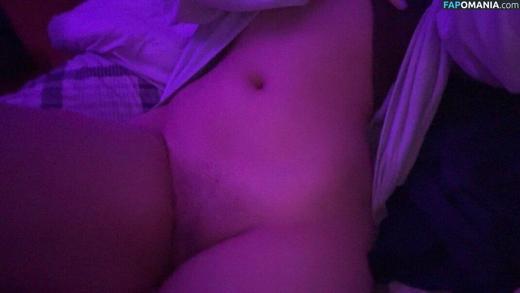 Julia Graham / https: / teasingmoon / teasingmoon... / temptedevil / temptedevil... Desnudo OnlyFans  Foto filtrada #17