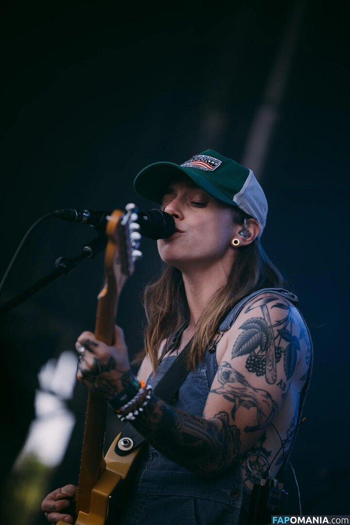 Julien Baker / julienrbaker Desnudo OnlyFans  Foto filtrada #25