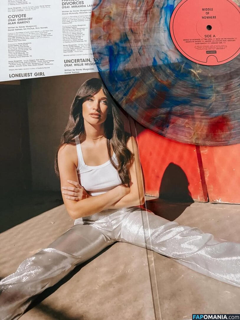 Kacey Musgraves / heavenlyyhazel / spaceykacey Desnudo OnlyFans  Foto filtrada #14