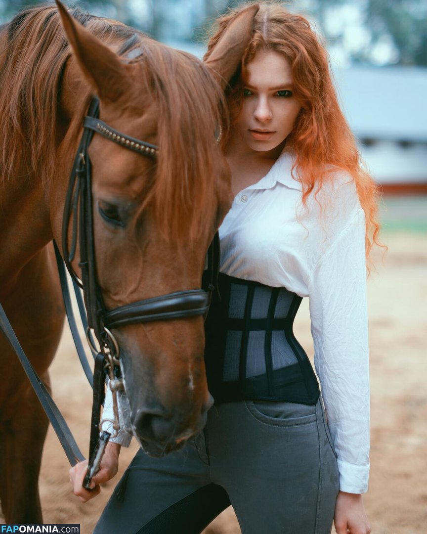 Kari Pitinova / tikivulpes Desnudo OnlyFans  Foto filtrada #18