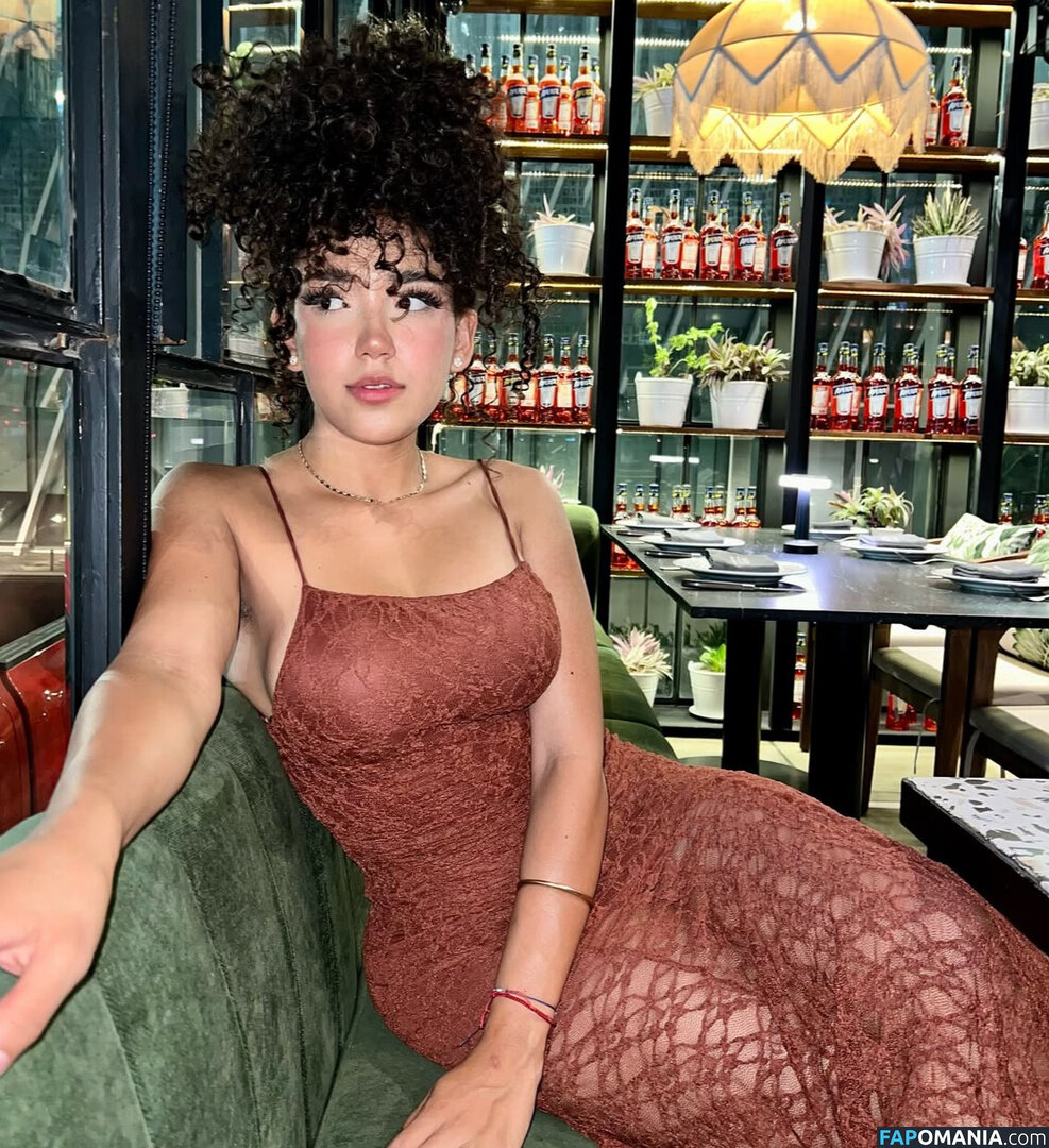 Karla Alessandra / Ksscurl Desnudo OnlyFans  Foto filtrada #2