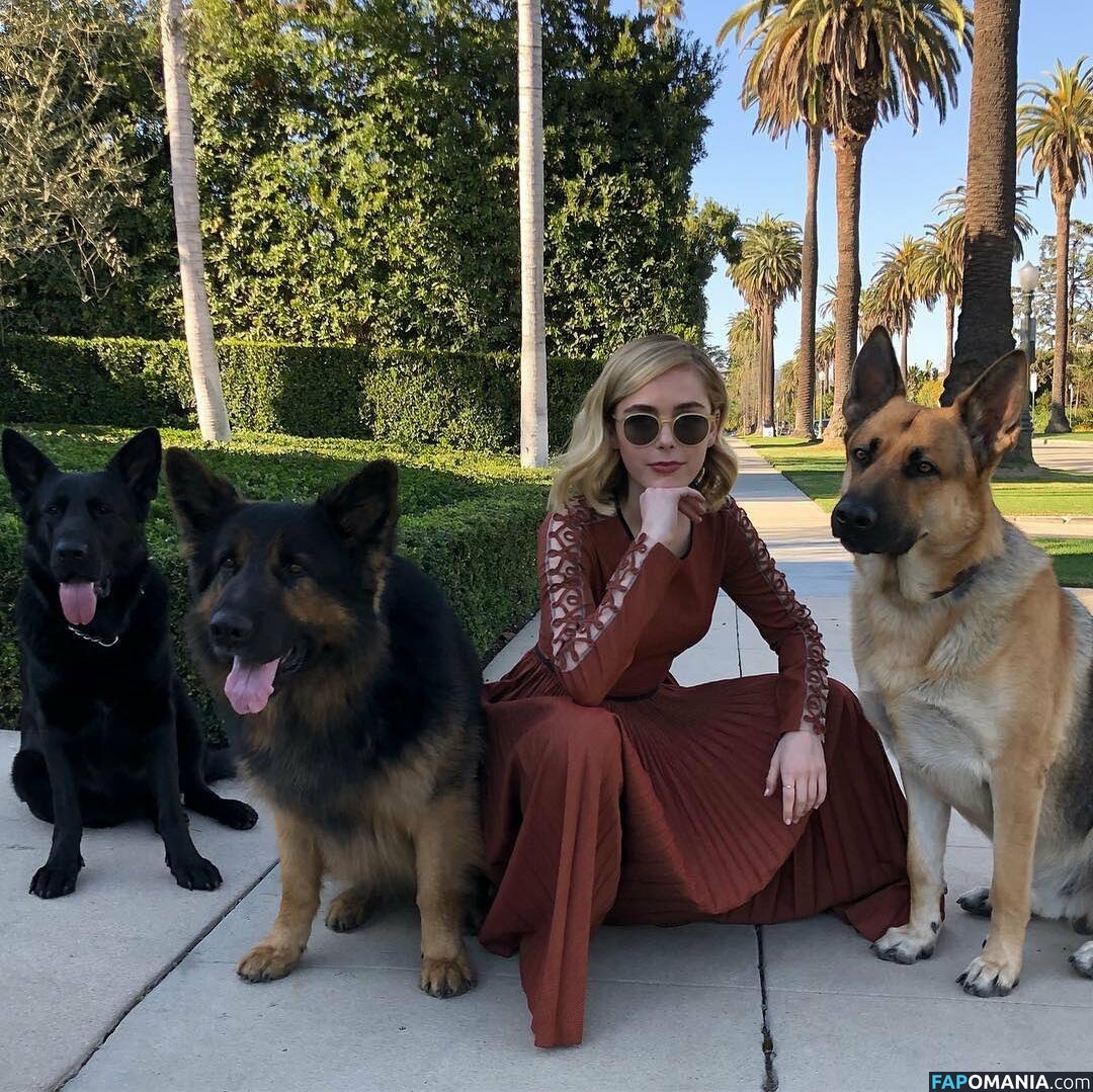 AdventuresSabrina / Kiernan Shipka / kiernanshipka Desnudo OnlyFans  Foto filtrada #656