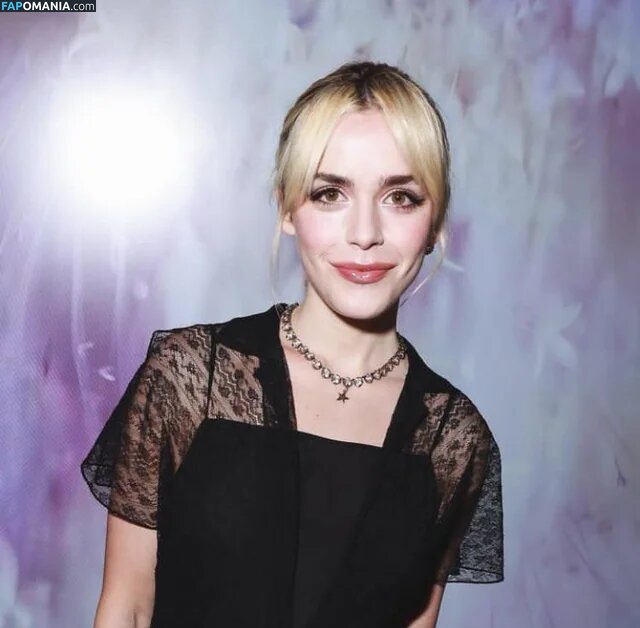 AdventuresSabrina / Kiernan Shipka / kiernanshipka Desnudo OnlyFans  Foto filtrada #869