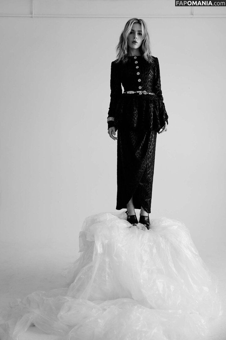 AdventuresSabrina / Kiernan Shipka / kiernanshipka Desnudo OnlyFans  Foto filtrada #1530