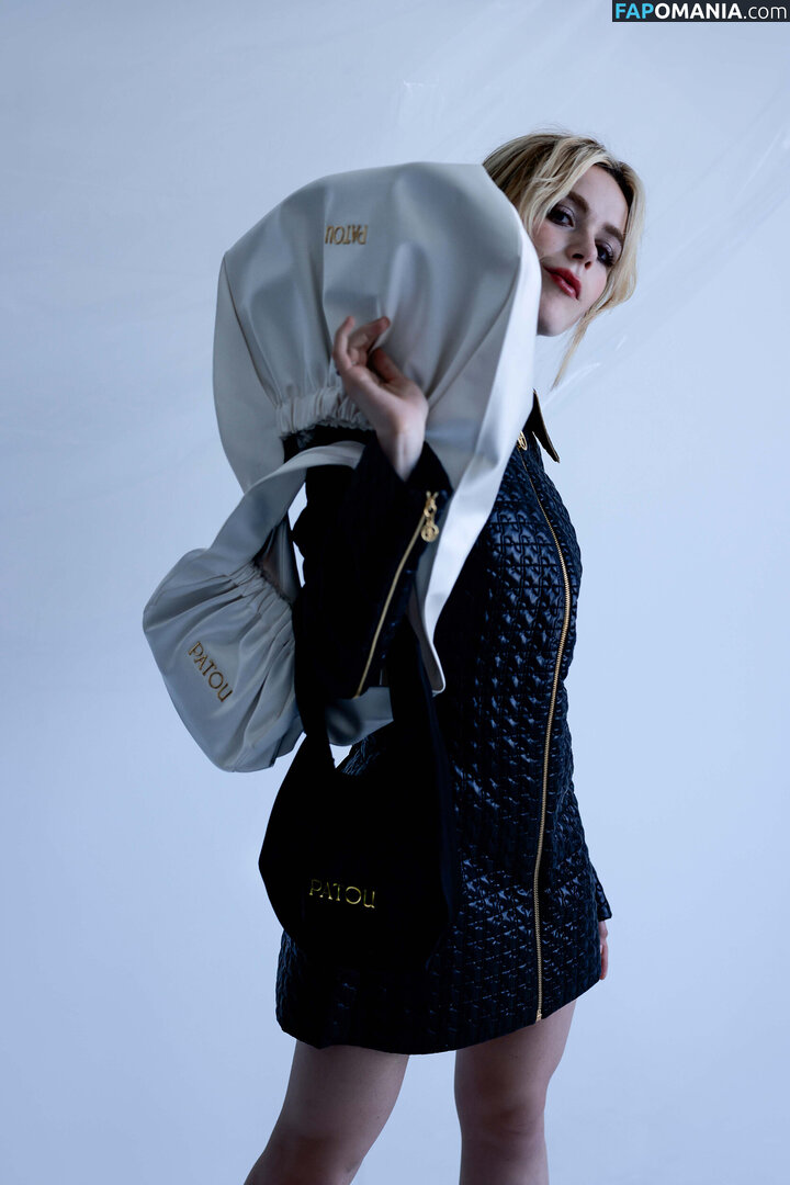 AdventuresSabrina / Kiernan Shipka / kiernanshipka Desnudo OnlyFans  Foto filtrada #1532