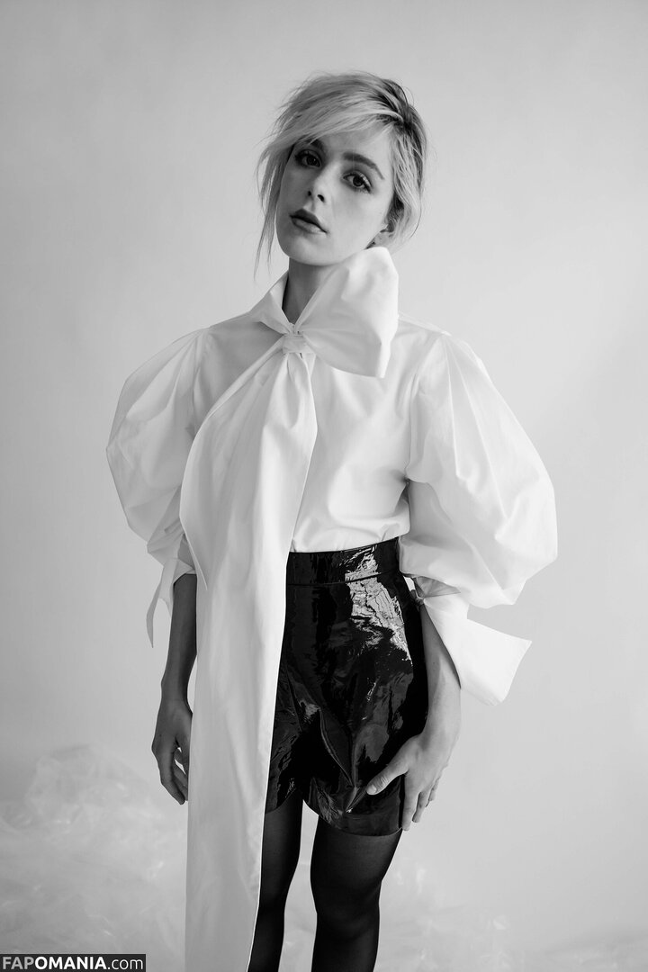 AdventuresSabrina / Kiernan Shipka / kiernanshipka Desnudo OnlyFans  Foto filtrada #1534