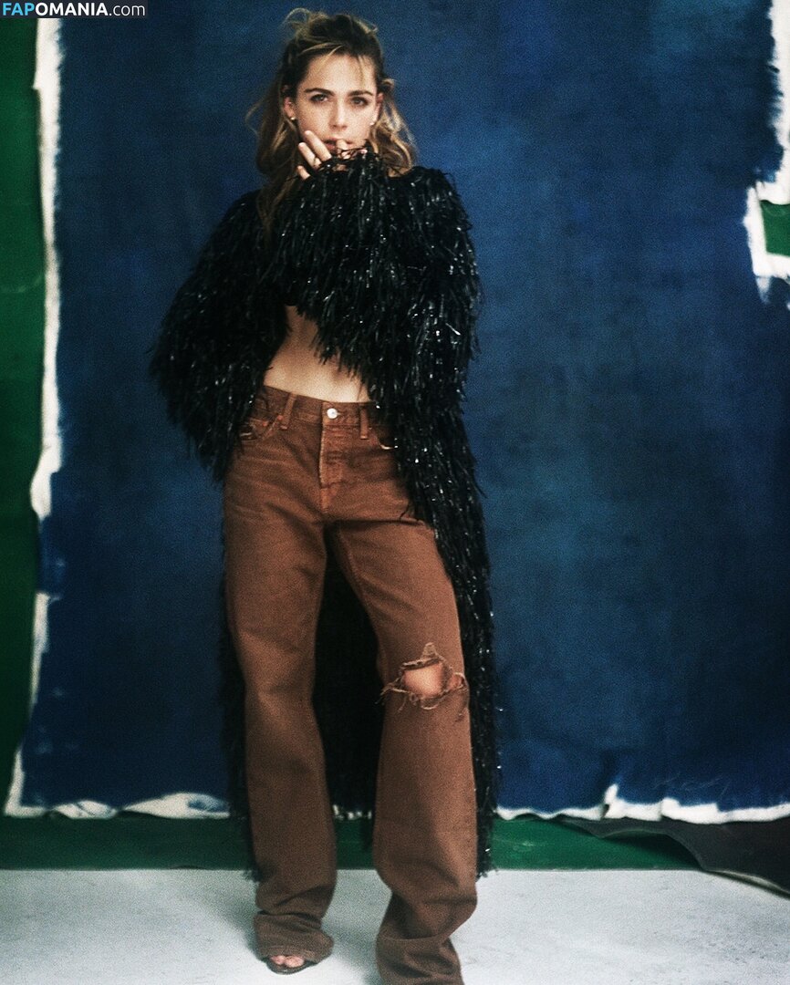 AdventuresSabrina / Kiernan Shipka / kiernanshipka Desnudo OnlyFans  Foto filtrada #1554