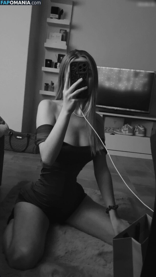 Kim Jule / kim___jule / kim__jule / kimjule / kims__secret Desnudo OnlyFans  Foto filtrada #37