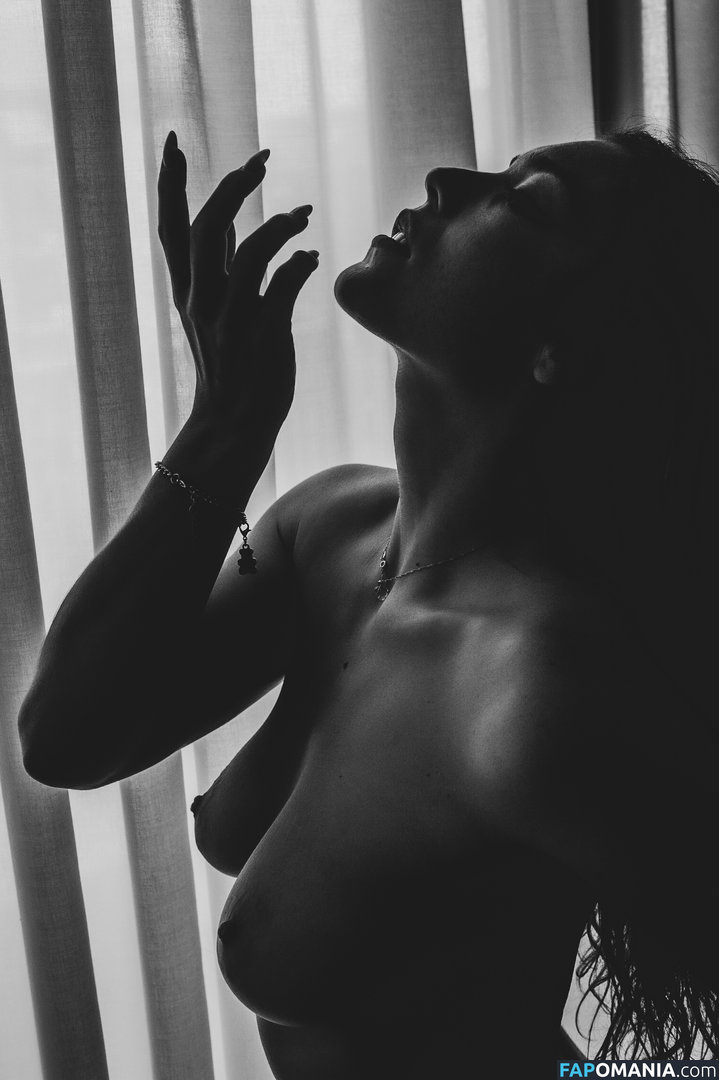 Kimkah / Kimkardhashish / Kimpoossyble / laurakimka Desnudo OnlyFans  Foto filtrada #13