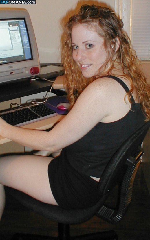 Kira The Little Redhead Desnudo OnlyFans  Foto filtrada #249