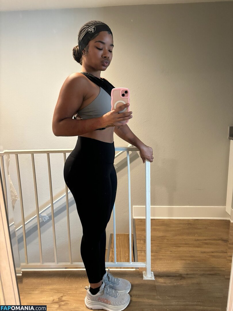 Kyylareneee / kurlykyy / kurrlyyy / kyylarenee Desnudo OnlyFans  Foto filtrada #4