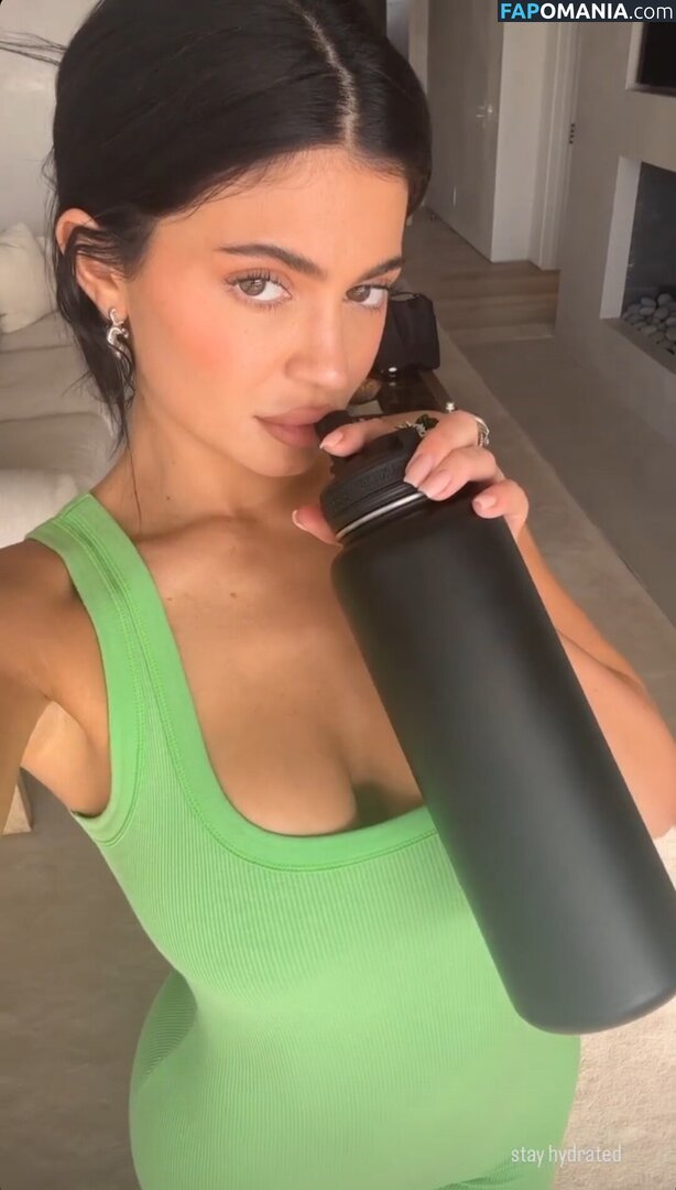 Kylie Jenner / kyliejenner / kyliejenner.2 Desnudo OnlyFans  Foto filtrada #30