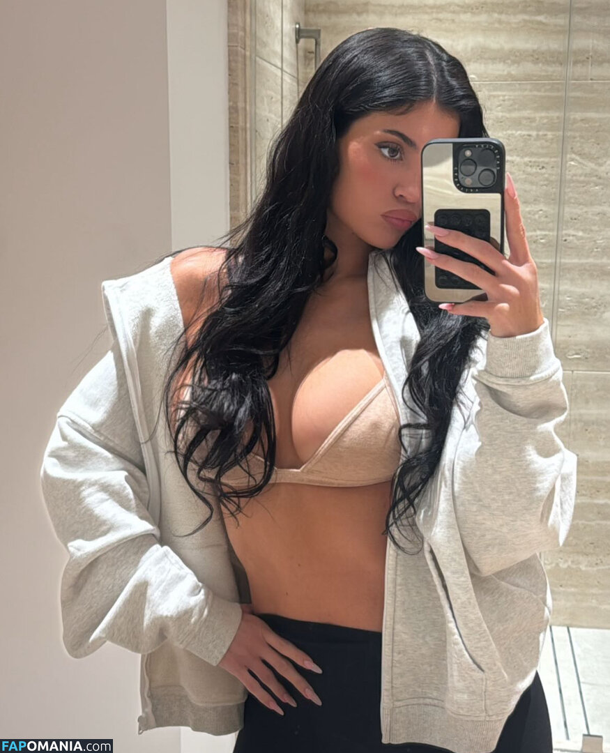 Kylie Jenner / https: / kyliejenner / kyliejenner.2 Desnudo OnlyFans  Foto filtrada #65