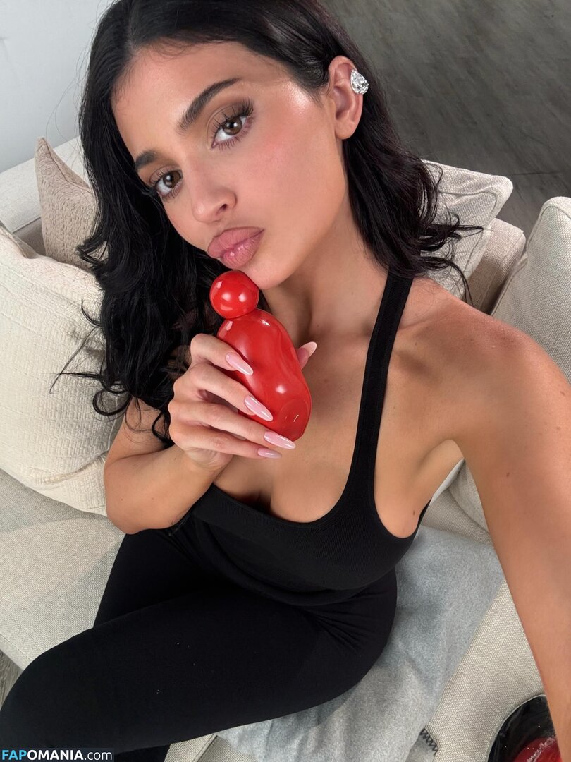 Kylie Jenner / https: / kyliejenner / kyliejenner.2 Desnudo OnlyFans  Foto filtrada #136