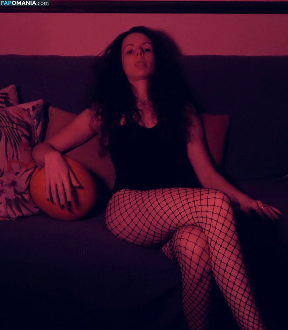 ASMR Attack / Lady ASMR / ladyasmr / sarahchubs Desnudo OnlyFans  Foto filtrada #15