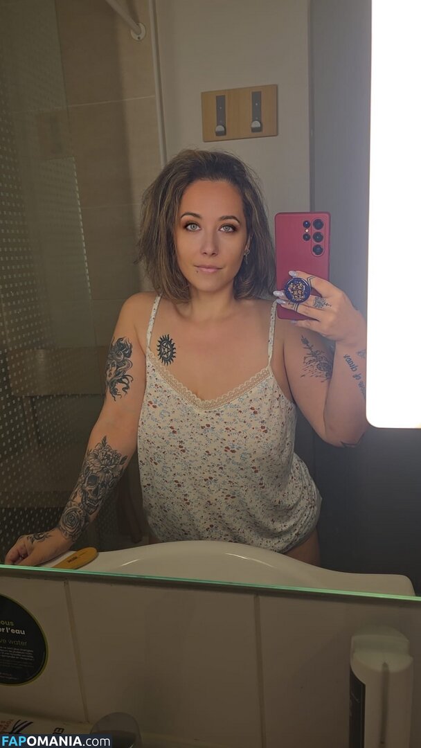 lariarussell / ryanfirst1 Desnudo OnlyFans  Foto filtrada #13