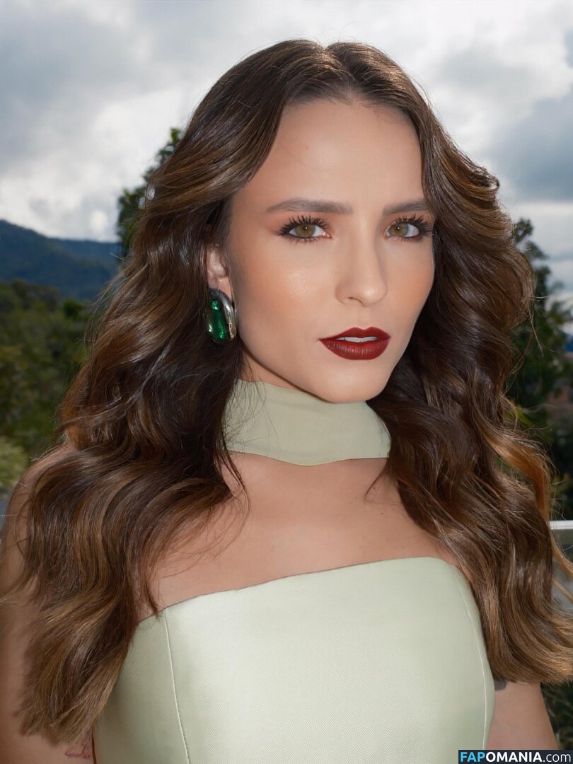 Larissa Manoela / https: / larimanoela / larissamanoela Desnudo OnlyFans  Foto filtrada #676