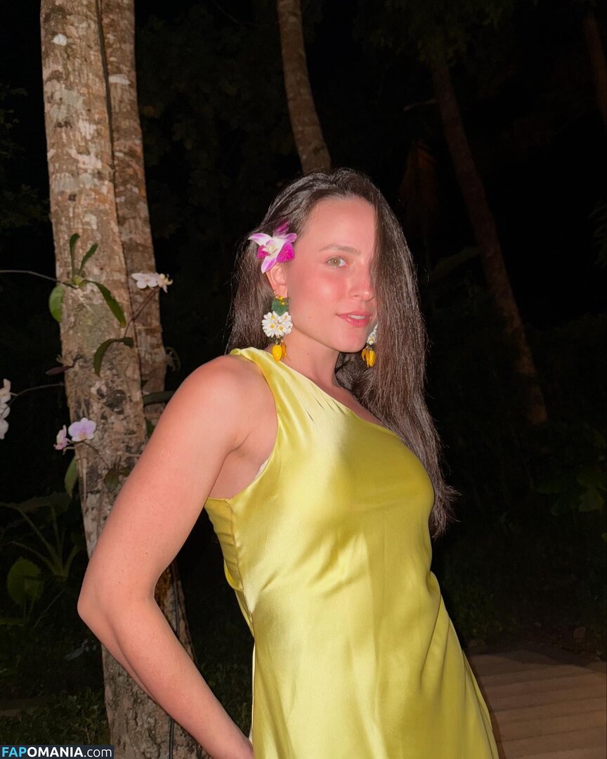 Larissa Manoela / https: / larimanoela / larissamanoela Desnudo OnlyFans  Foto filtrada #684