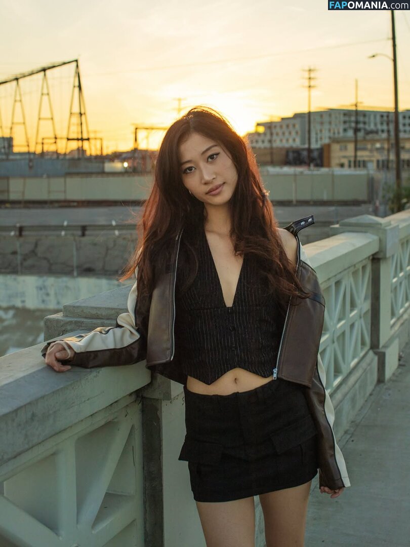 Famous Asian tiktoker / Leenda Dong / leendadong / leendaphotodumps Desnudo OnlyFans  Foto filtrada #1