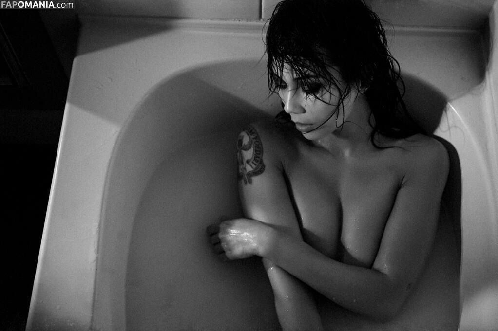 Lexa Doig Desnudo OnlyFans  Foto filtrada #4