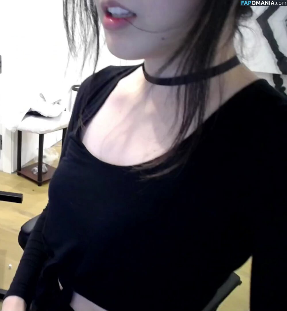 LilyPichu / onlysaber Desnudo OnlyFans  Foto filtrada #105