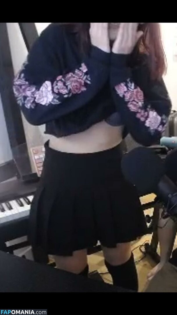 LilyPichu / onlysaber Desnudo OnlyFans  Foto filtrada #390