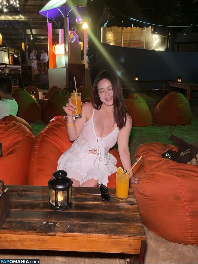 ling_00_ee Desnudo OnlyFans  Foto filtrada #18