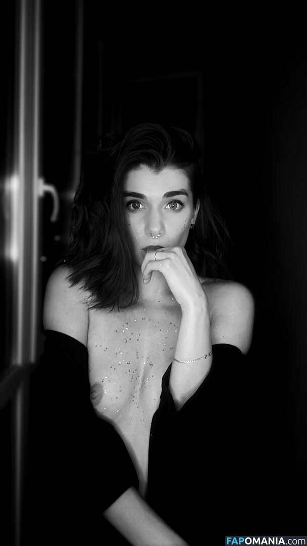 Little Satana / little.satana / s.satana_666 / tomnaya_satana Desnudo OnlyFans  Foto filtrada #34