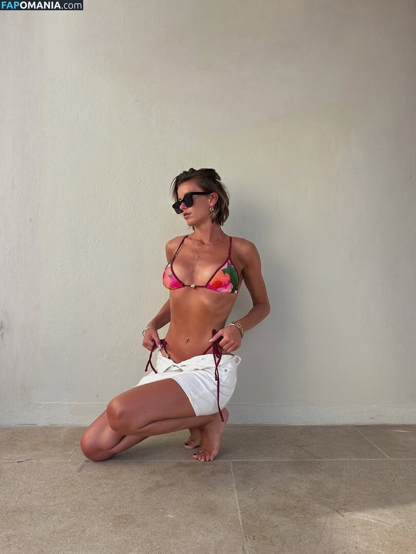 Liv Bentley / Olivia Bentley / oliviabentleyk / theoliviabentley Desnudo OnlyFans  Foto filtrada #8