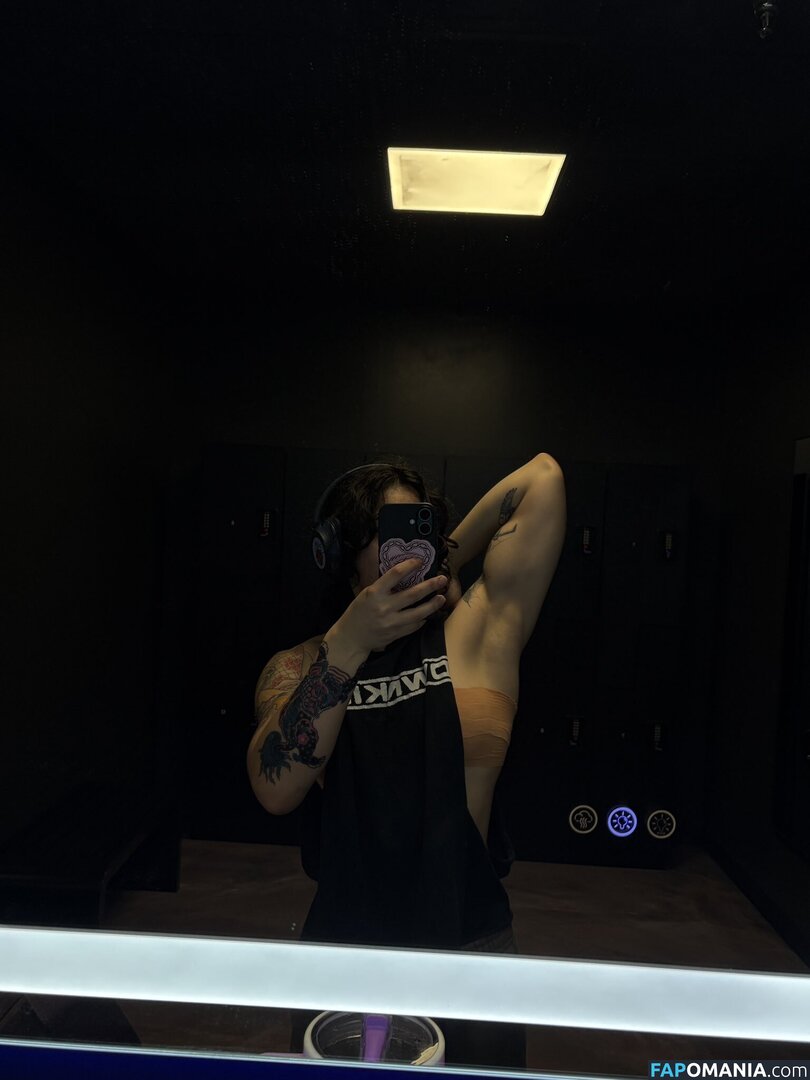 lockerroomangel / reel Desnudo OnlyFans  Foto filtrada #1