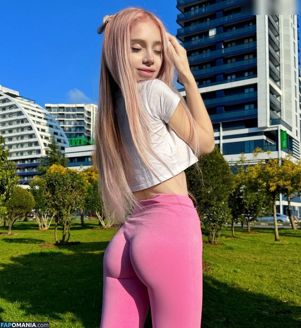 Belaofficial / LoLiBela / lolibela_2 / lovebela Desnudo OnlyFans  Foto filtrada #42