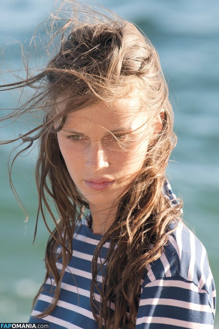 Marine Vacth / https: / marine_vacth / marinvacth Desnudo OnlyFans  Foto filtrada #8