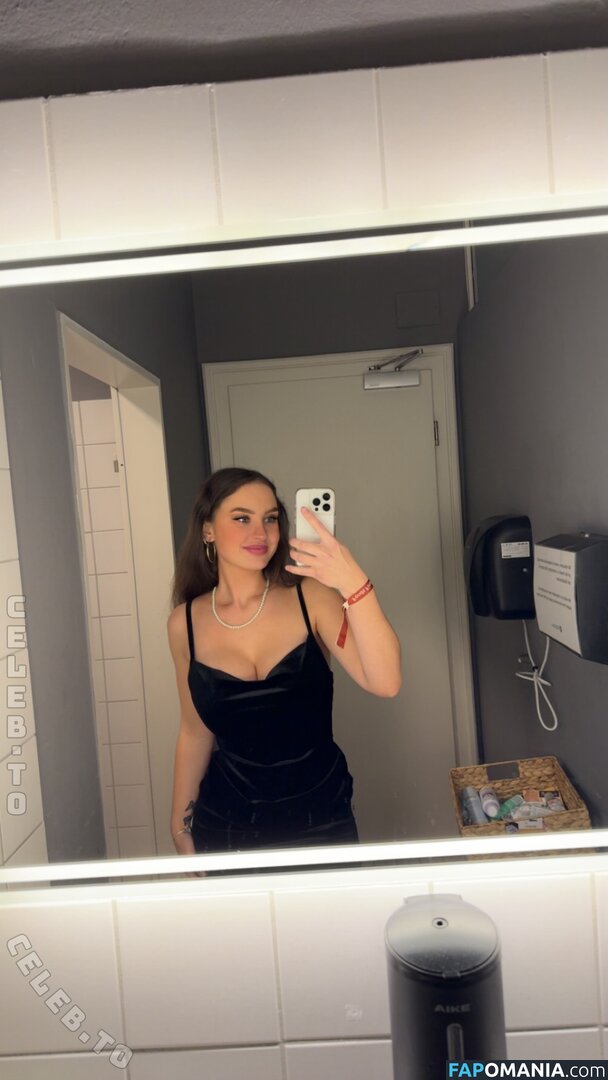 Cesky.chica / Milena Novacek Desnudo OnlyFans  Foto filtrada #1