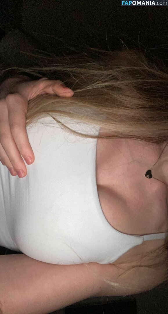 Mira Szalma / https: / mira.004 Desnudo OnlyFans  Foto filtrada #8