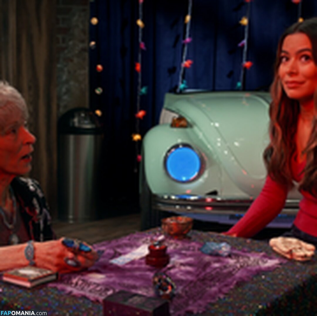 Miranda Cosgrove / MirandaCosgrove / onlyfanssz Desnudo OnlyFans  Foto filtrada #159