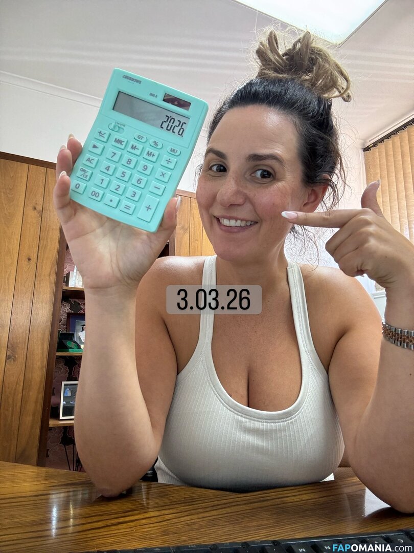 MILF Online Accountant / Miriam Holme / miriamholme Desnudo OnlyFans  Foto filtrada #18