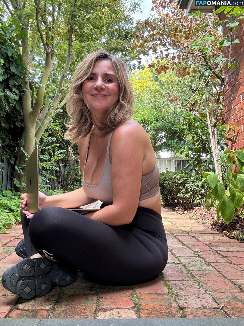 MILF Online Accountant / Miriam Holme / miriamholme Desnudo OnlyFans  Foto filtrada #20