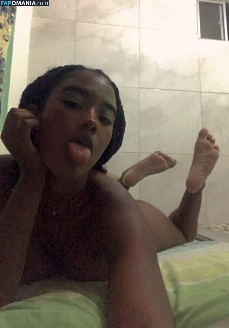 ninfetinha vih / ninfetinhavivi / ninnidavid / shygirlfromeurope Desnudo OnlyFans  Foto filtrada #4