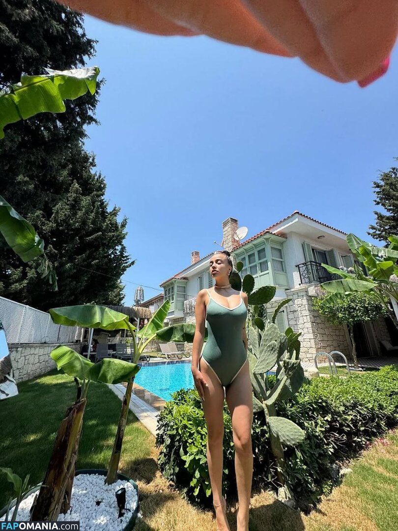 Nurseli Aksoy / https: / punknurseli Desnudo OnlyFans  Foto filtrada #19