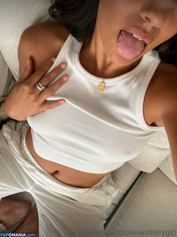 Olivia Webb / Potterygirl / oliviahamerwebb / oliviapotterygirl Desnudo OnlyFans  Foto filtrada #11
