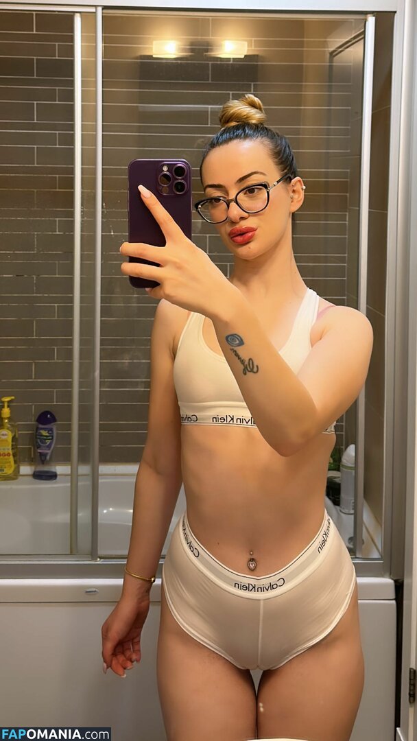 Oznur Guven / oz_nurunuz / oznurunuz / oznurunuzz Desnudo OnlyFans  Foto filtrada #15
