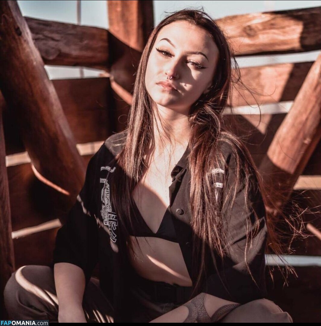 amator_csajok / f.lillaa / petratimea Desnudo OnlyFans  Foto filtrada #1099