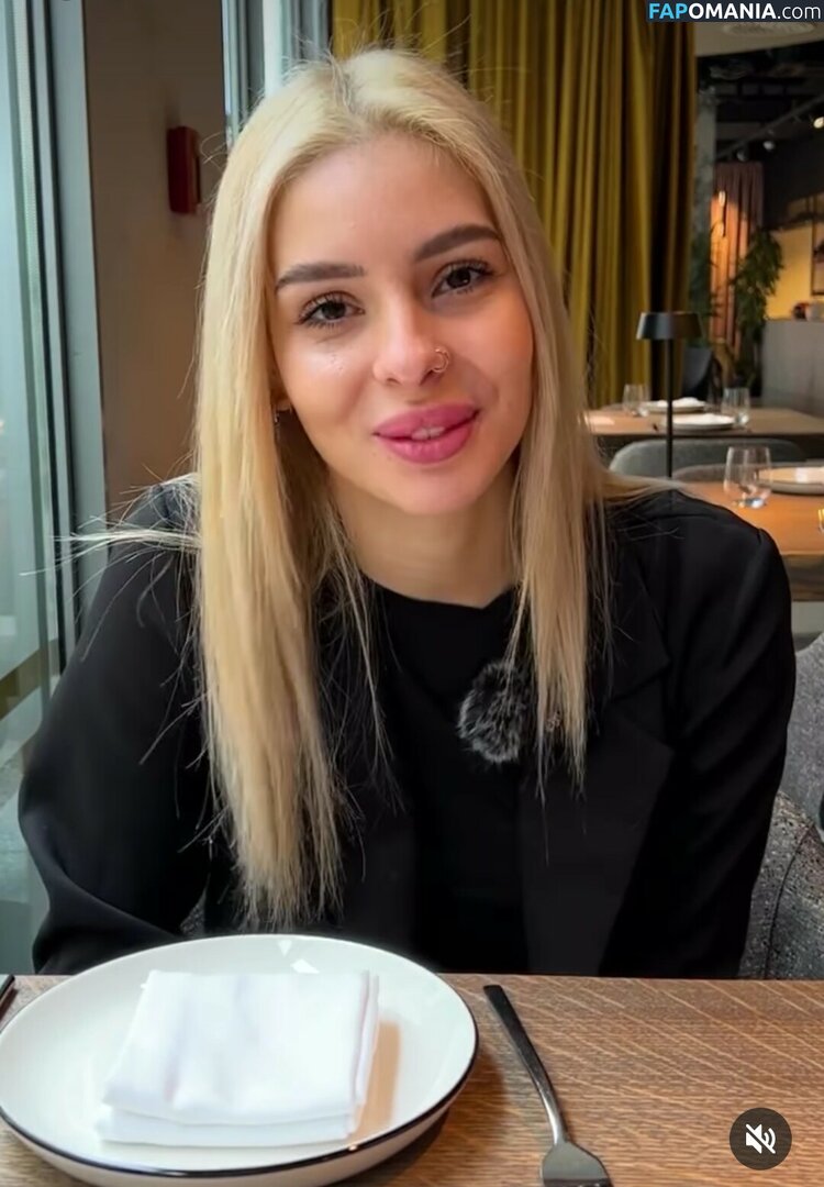 amator_csajok / f.lillaa / petratimea Desnudo OnlyFans  Foto filtrada #1689