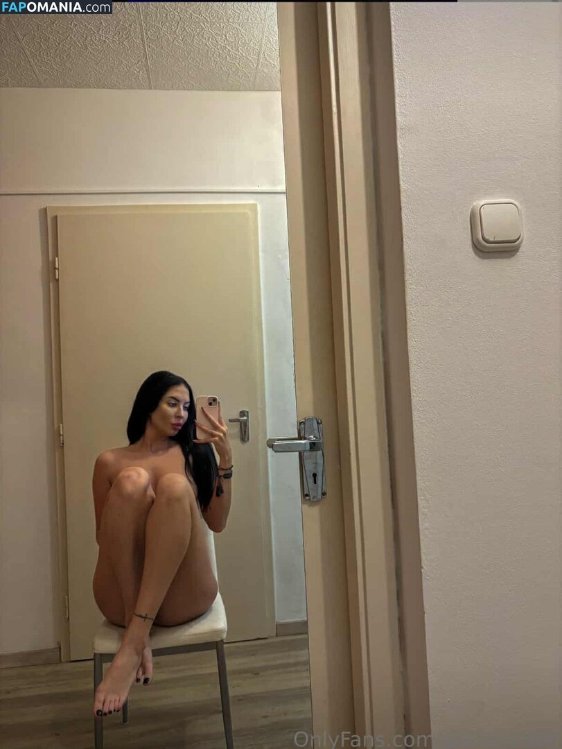 amator_csajok / f.lillaa / petratimea Desnudo OnlyFans  Foto filtrada #2655