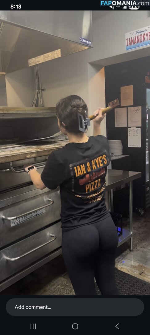 Pizzeria Baddies Desnudo OnlyFans  Foto filtrada #1