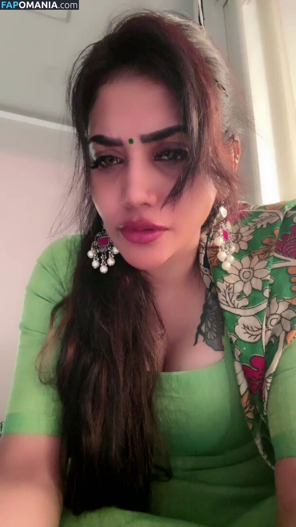 Priya Naidu / priya_naidu0422 Desnudo OnlyFans  Foto filtrada #10